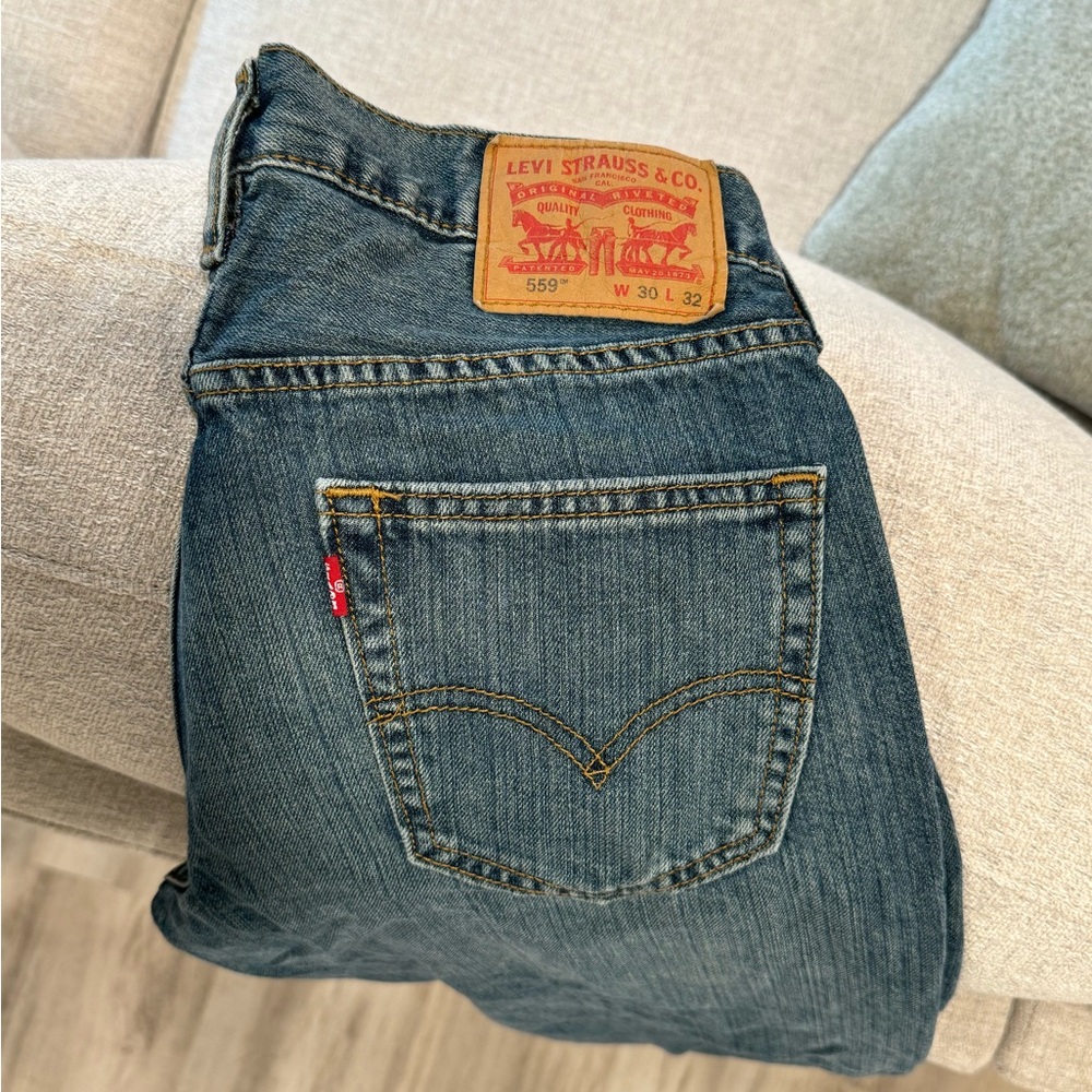 Levi’s Style 559 Never Worn Size 30x32 Relaxed Straight Fit